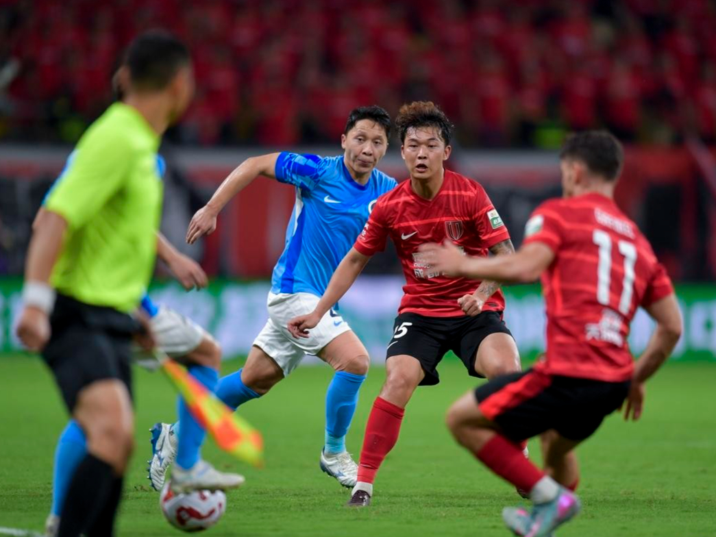 广州队迎欧超杯关键赛,赛后扳平良机,信心回归,赛程密集仍需轮换(2025年赛程明细表) 广州队迎欧超杯关键赛,赛后扳平良机,信心回归,赛程密集仍需轮换(2025年赛程明细表)