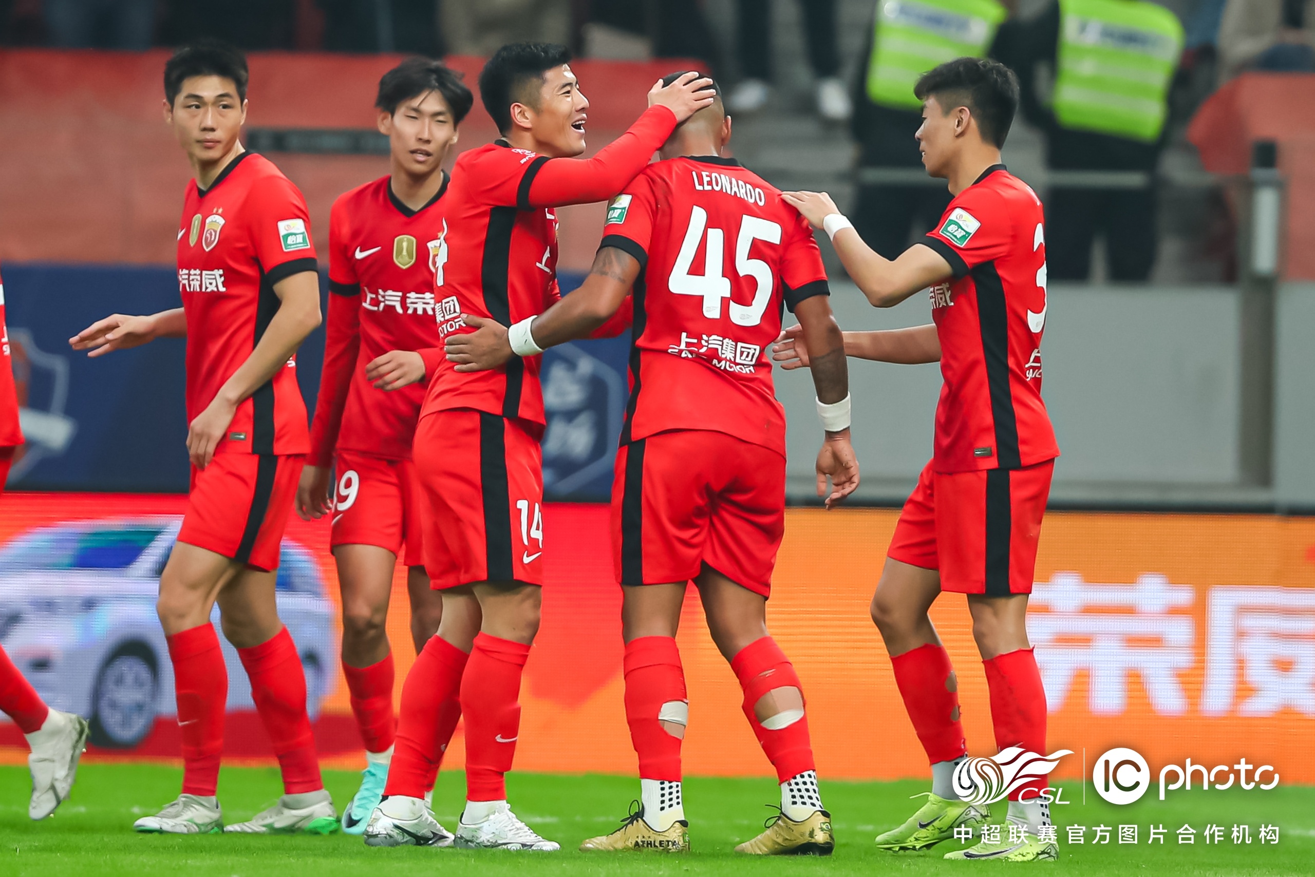 今夜体能课后，武汉三镇状态回暖备战葡超，目标明确，赛程密集仍需轮换(凌晨4点就醒了嘴干为什么)